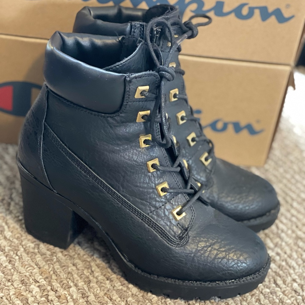 Women’s heeled boots size 6.5